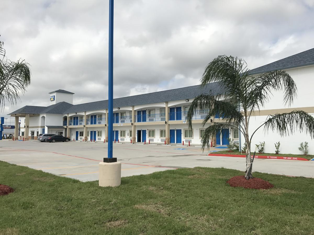 Deluxe & - 2* Baytown